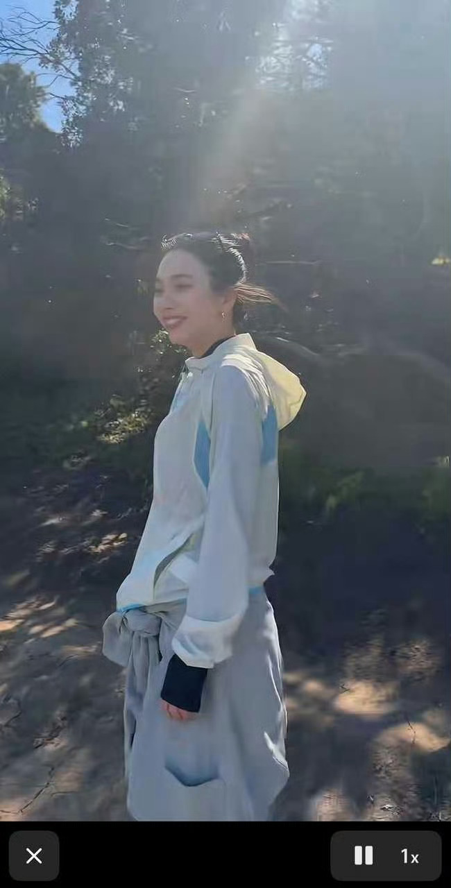难道没人发觉柳智敏最近的长相逐渐逼近高市早苗吗？ ​​​