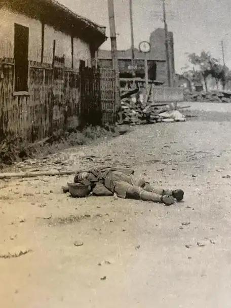 1945年8月，日军宣布投降后，11名日军逃到了辽宁太平房火车站躲避，没想到的是