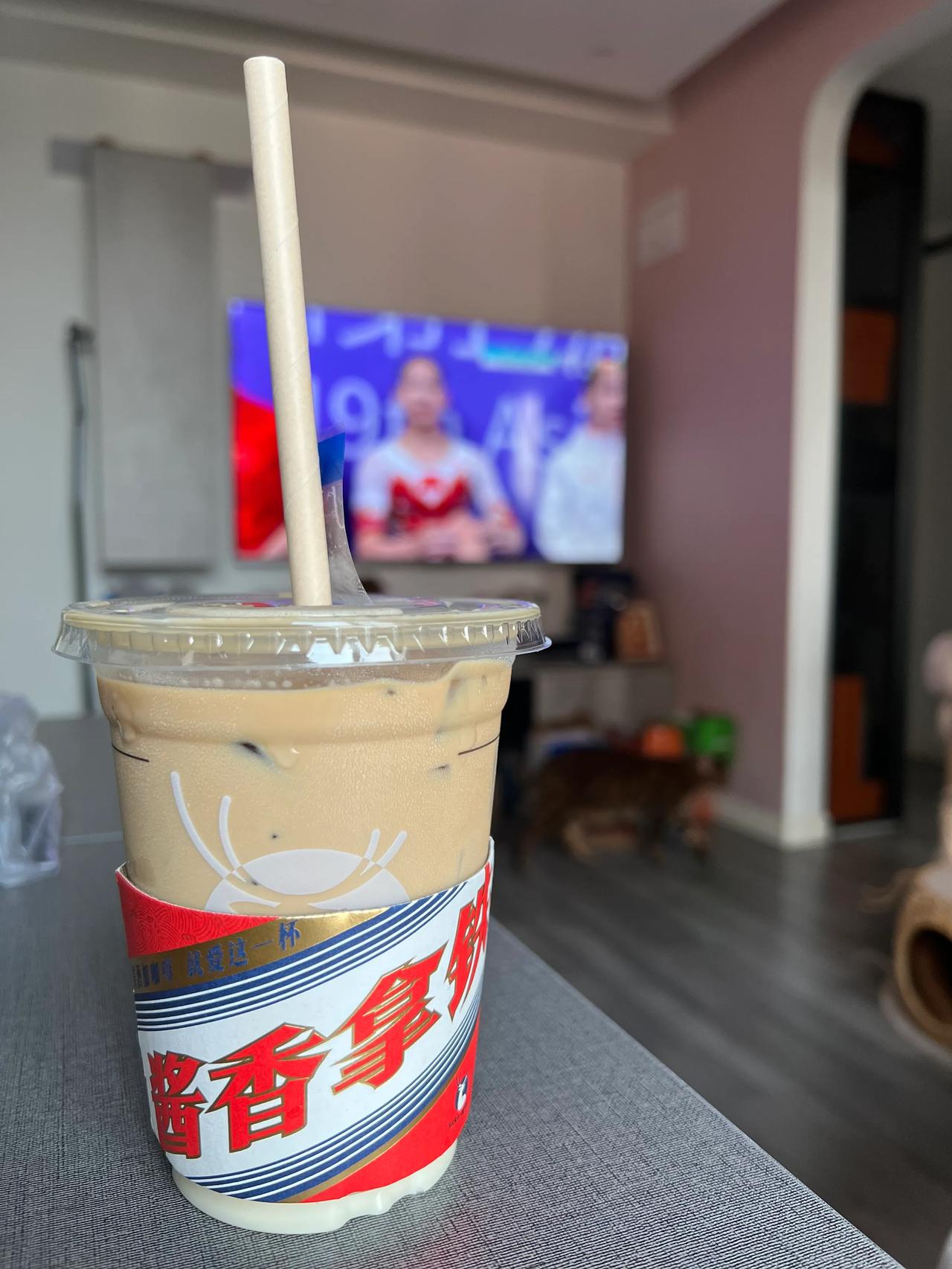 说句真心话...不好喝，我终于明白为何有网友说，味道像喝醉以后呕吐的味道，不是所