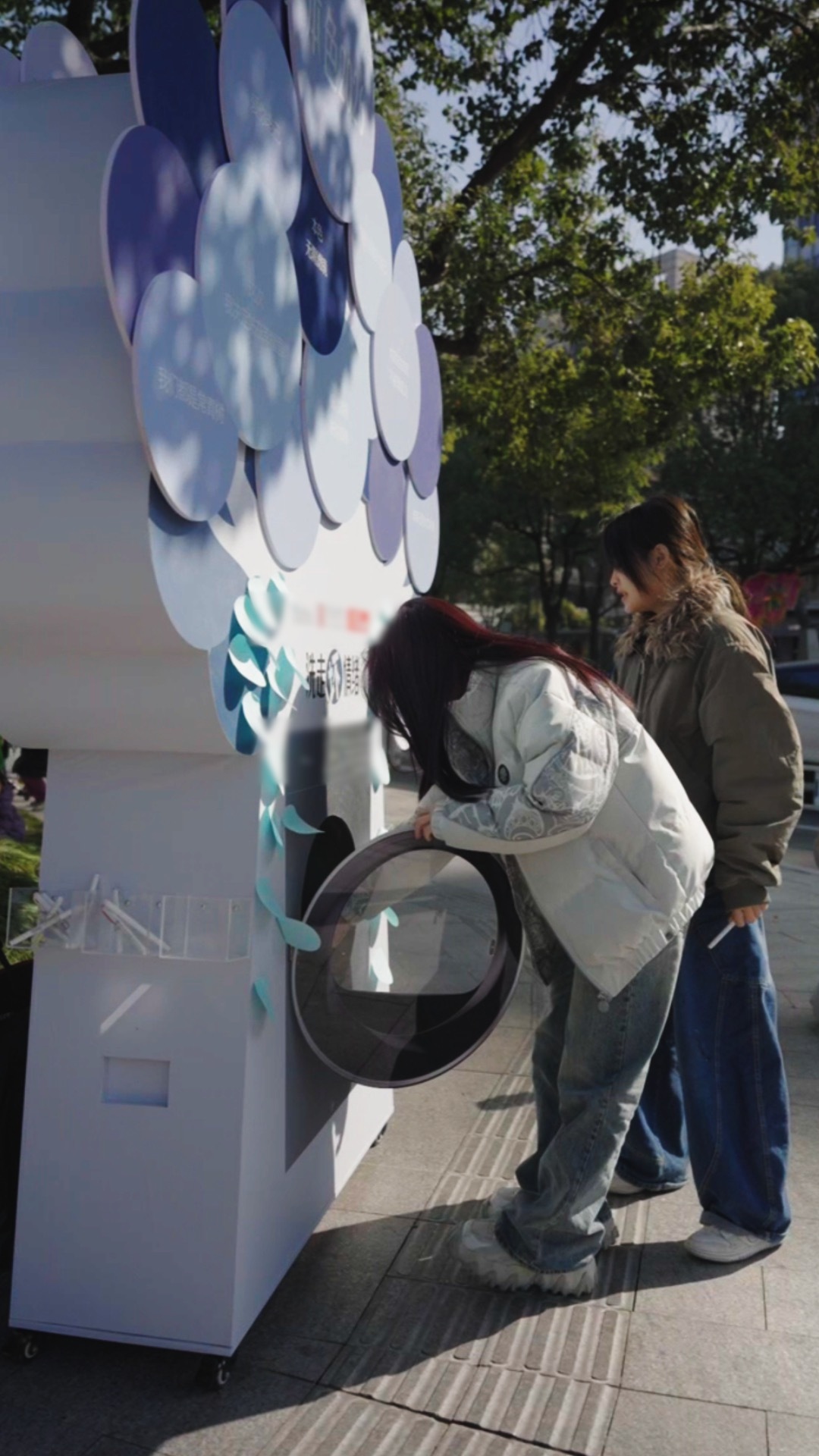 在杭州街头完成一次情绪回收杭州的浪漫连坏心情都回收咱们就是说杭州这座城市你是懂浪