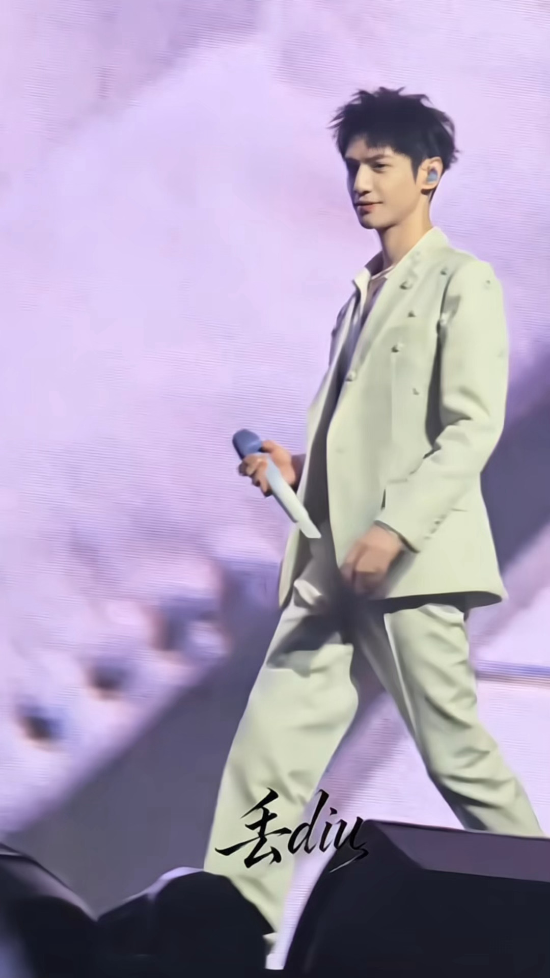 少年感太足了吧罗云熙
