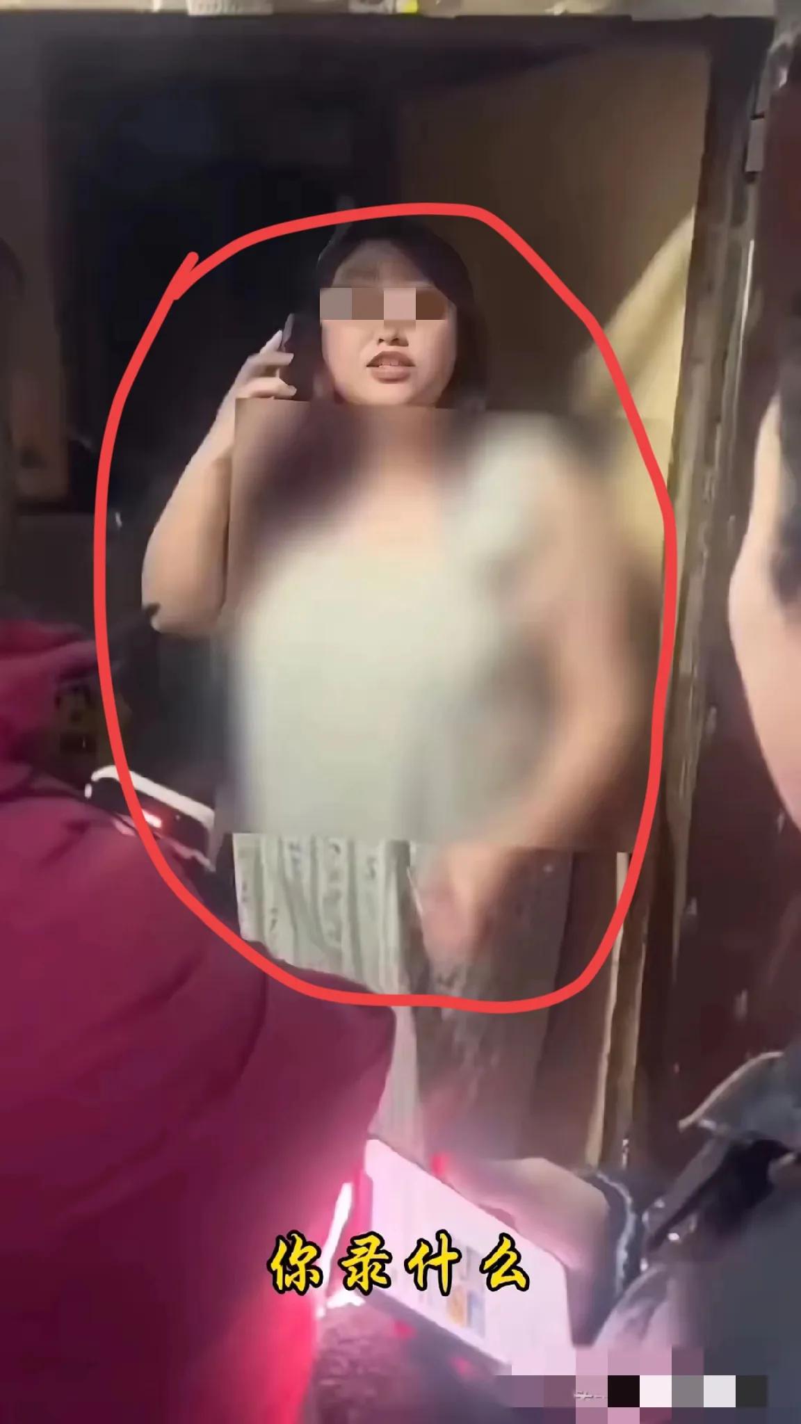 简直刷新三观！

   女子美团买榴莲吃干抹净，

   申请仅退款成功后，
