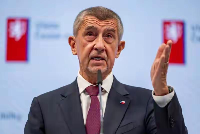 前脚捷克新任总理巴比什的国家安全顾问克莫尼切克表示，捷克新政府正准备改善与中国的