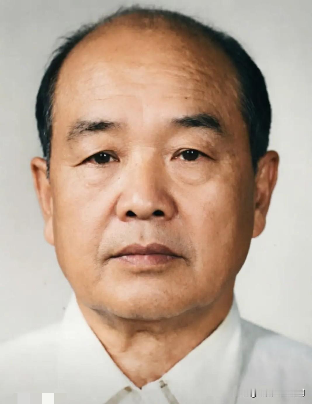 李广文，河北献县人，1916年出生，曾任山东省委副书记兼青岛市委书记，主政青岛期