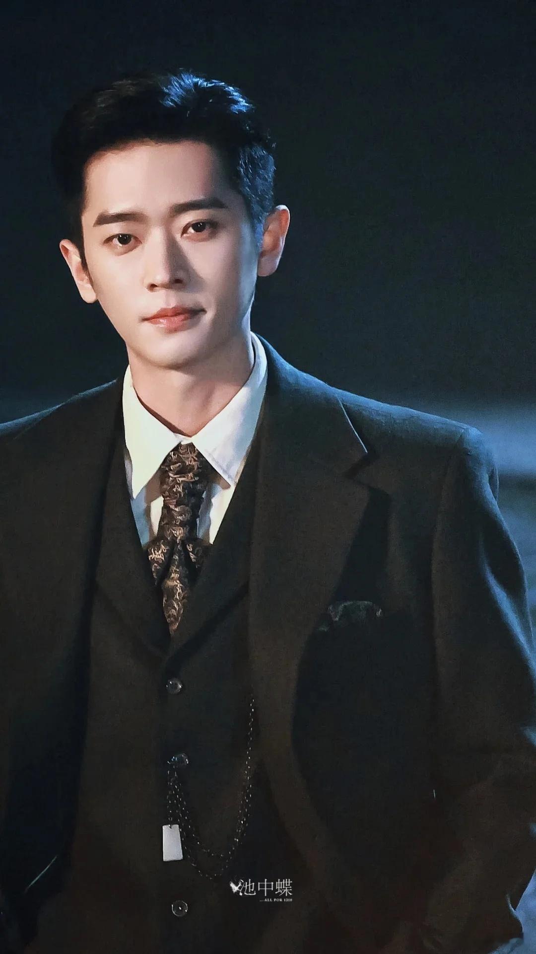 等一个丞磊张云龙官宣 谁懂啊！星光大赏上那点互动细节，原来全是伏笔！眼神交汇的默