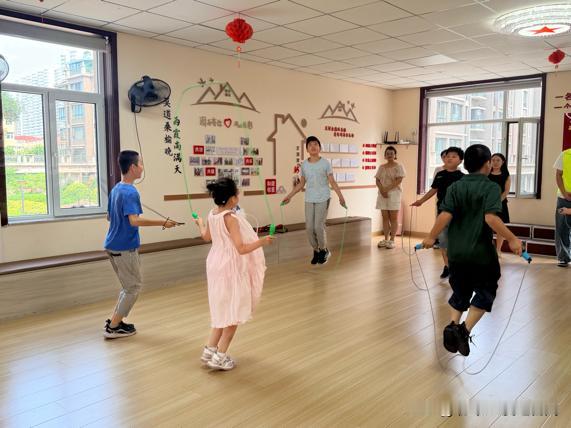 三代同场趣味运动会！万柏林区西华苑东社区掀起全民健身热潮
 
近日，万柏林区南寒