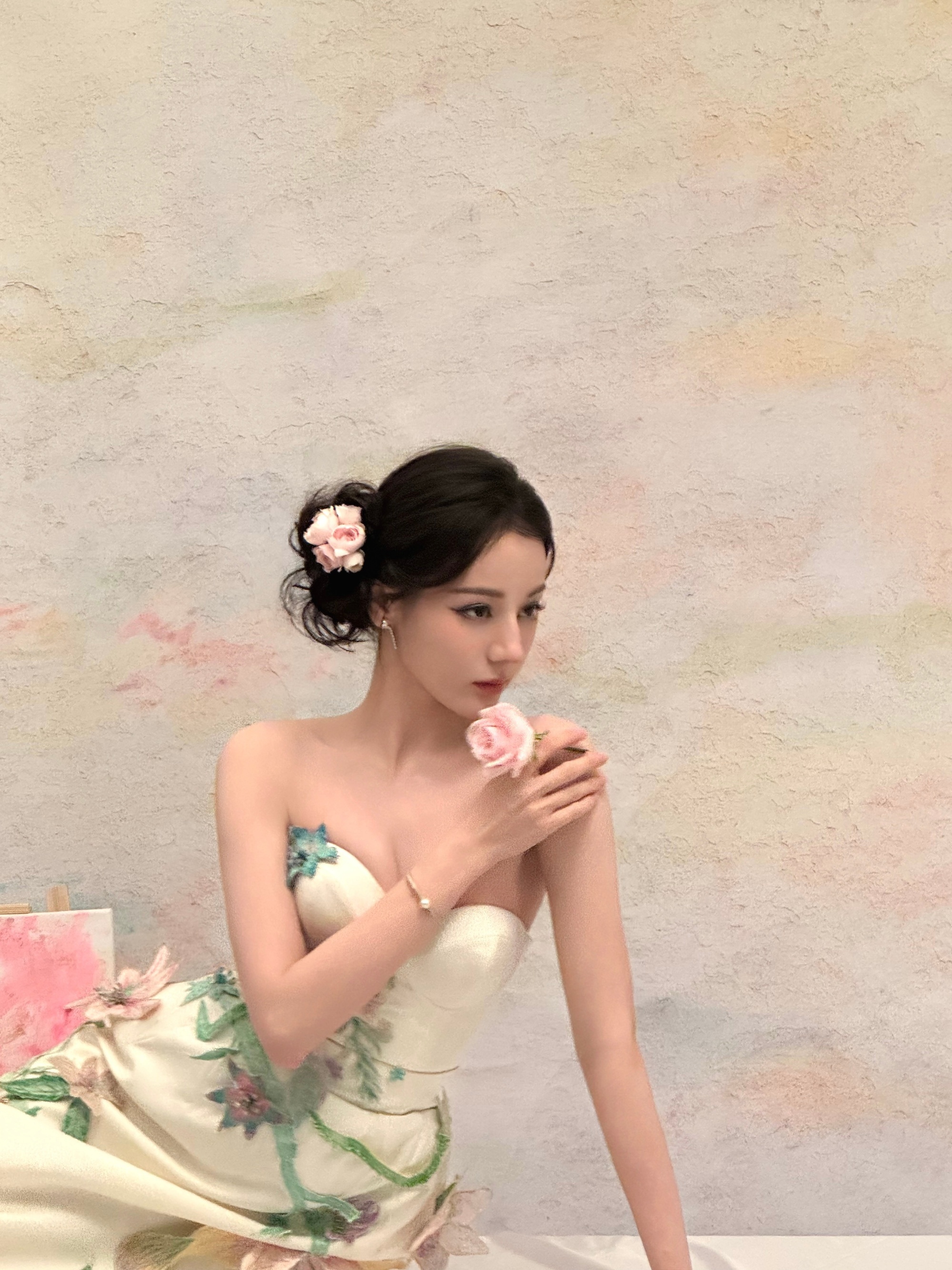 迪丽热巴  dlrb迪丽热巴王语嫣 dlrb迪丽热巴 九重天 “你经过我身旁，像