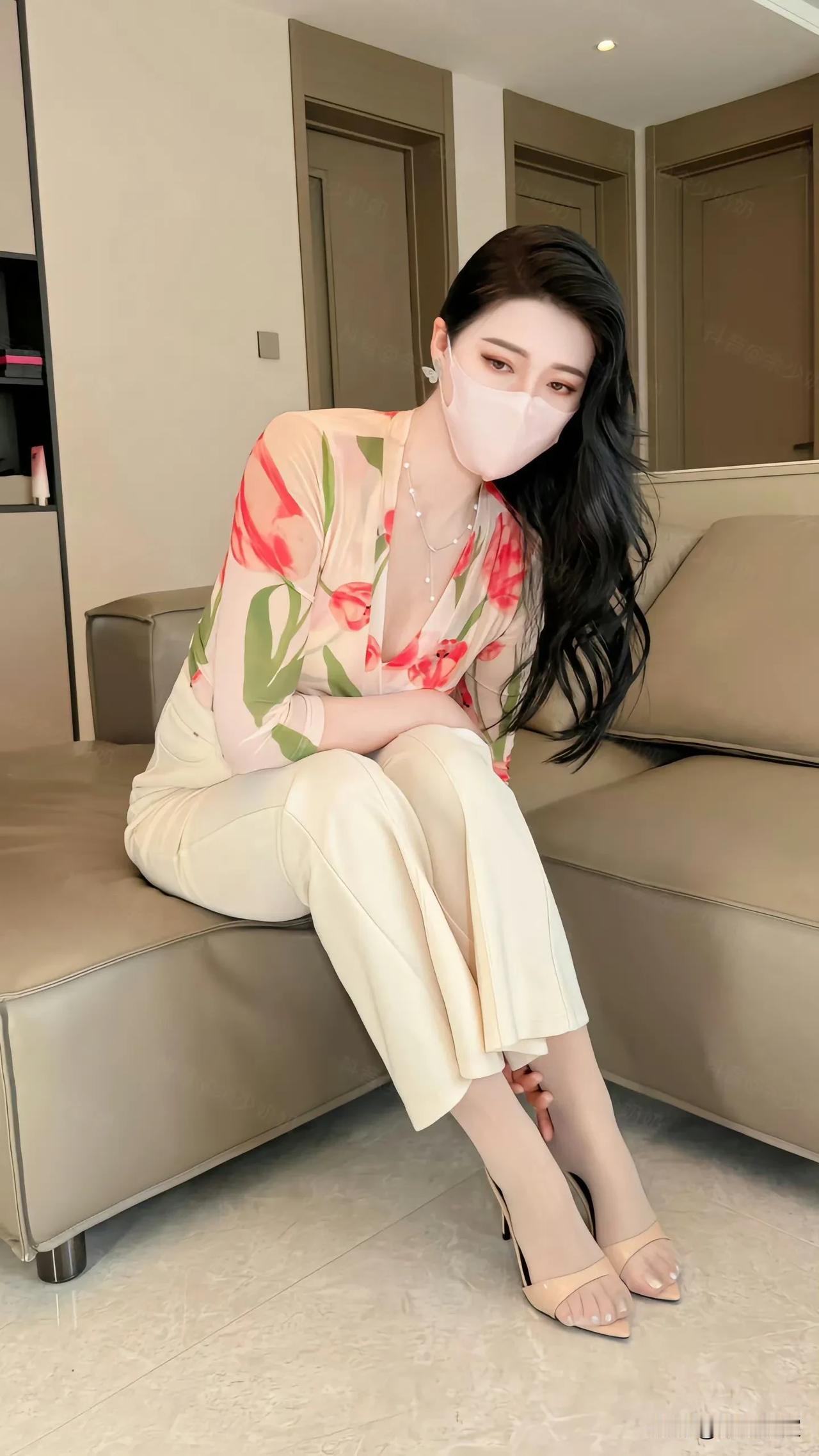 有兄弟要看裤里丝，安排[比心]