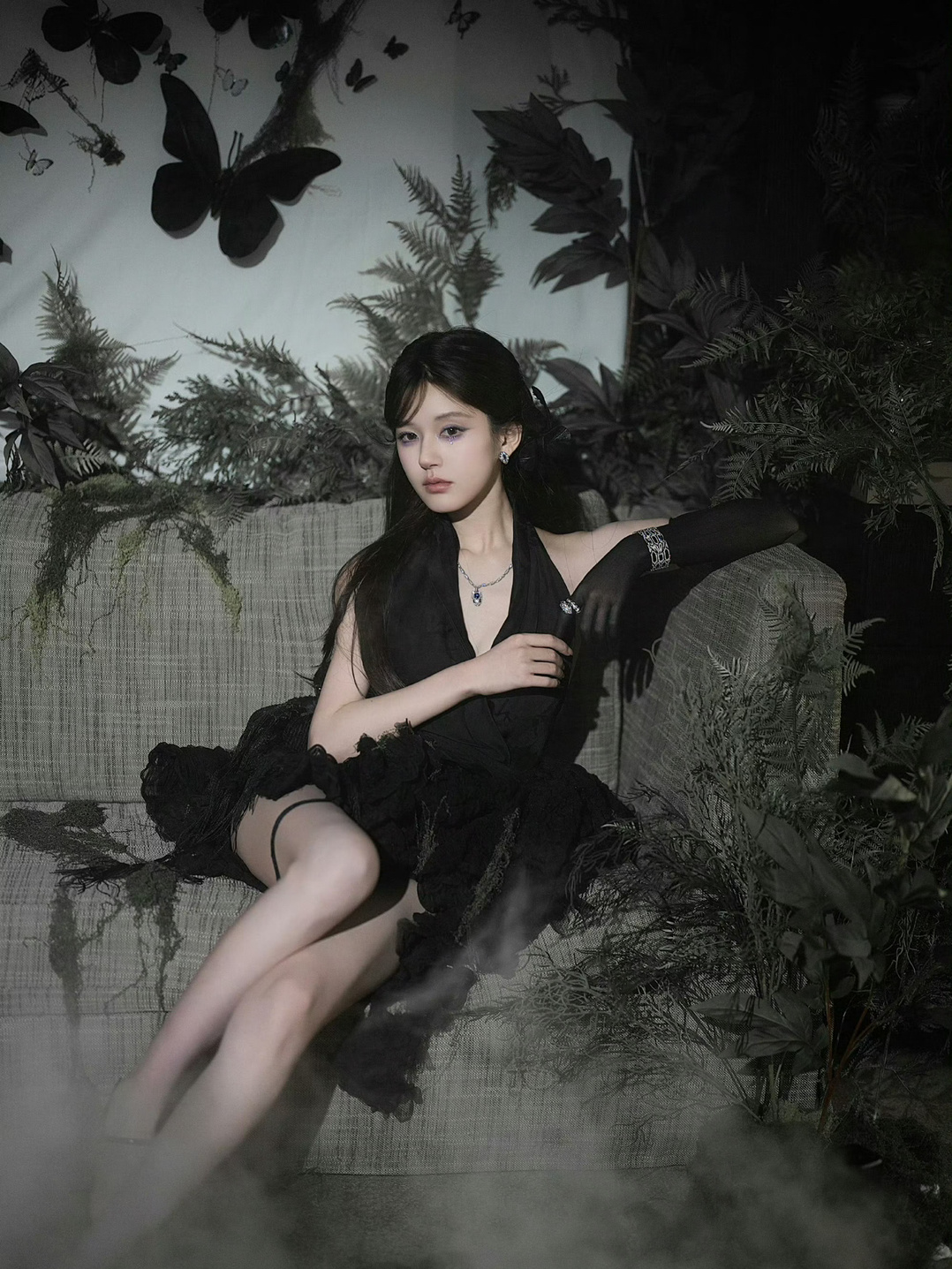 暗黑蝴蝶精灵！！！赵露思这套妆造很出彩啊！！ ​​​