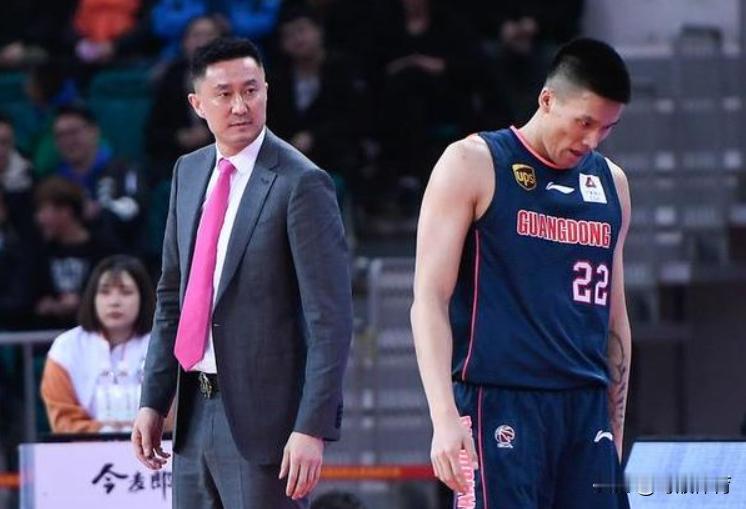 CBA三大代表性教练，杜锋爱骂人，许利民发布会的神，杨鸣爱跳舞
要说CBA哪些教