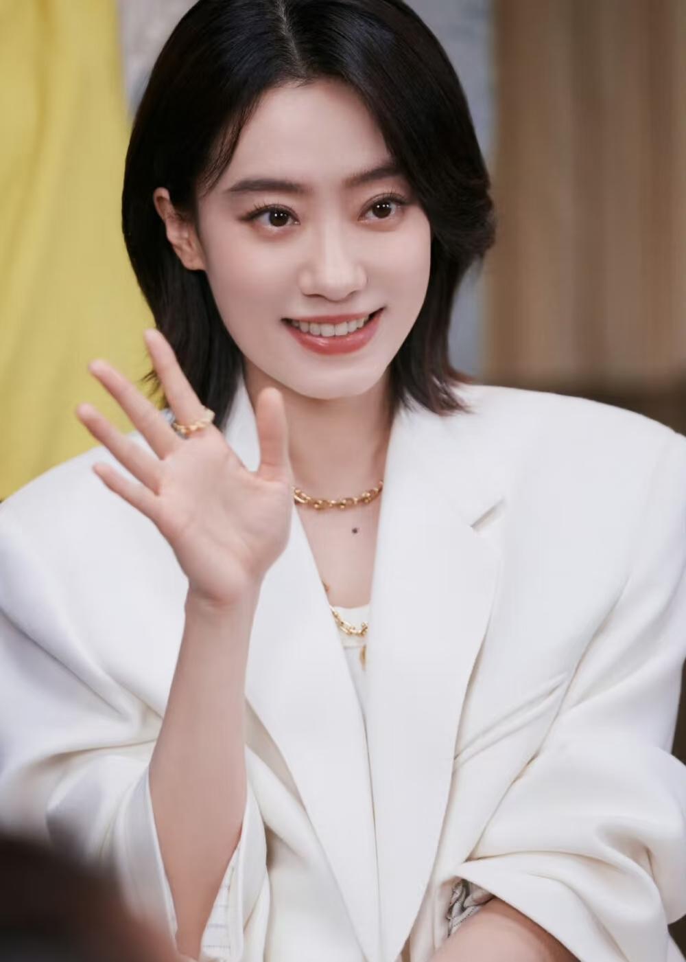 张小斐39岁未婚，是“清醒独立”还是“孤注一掷”？网友吵翻了！
 
家人们，张小