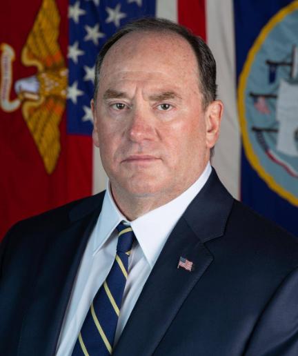 封锁霍尔木兹海峡的关键档口，美国海军部长费伦辞职
 
就在美国海军在霍尔木兹海峡