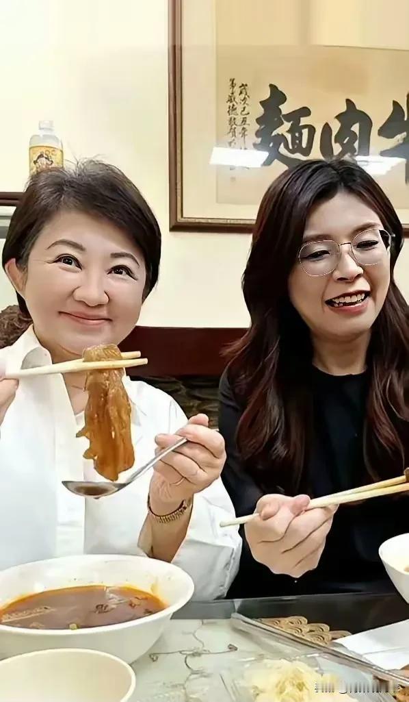 国民党从成立那天起，派系斗争就没断过。孙中山在世时压得住，他一走，汪精卫、胡汉民