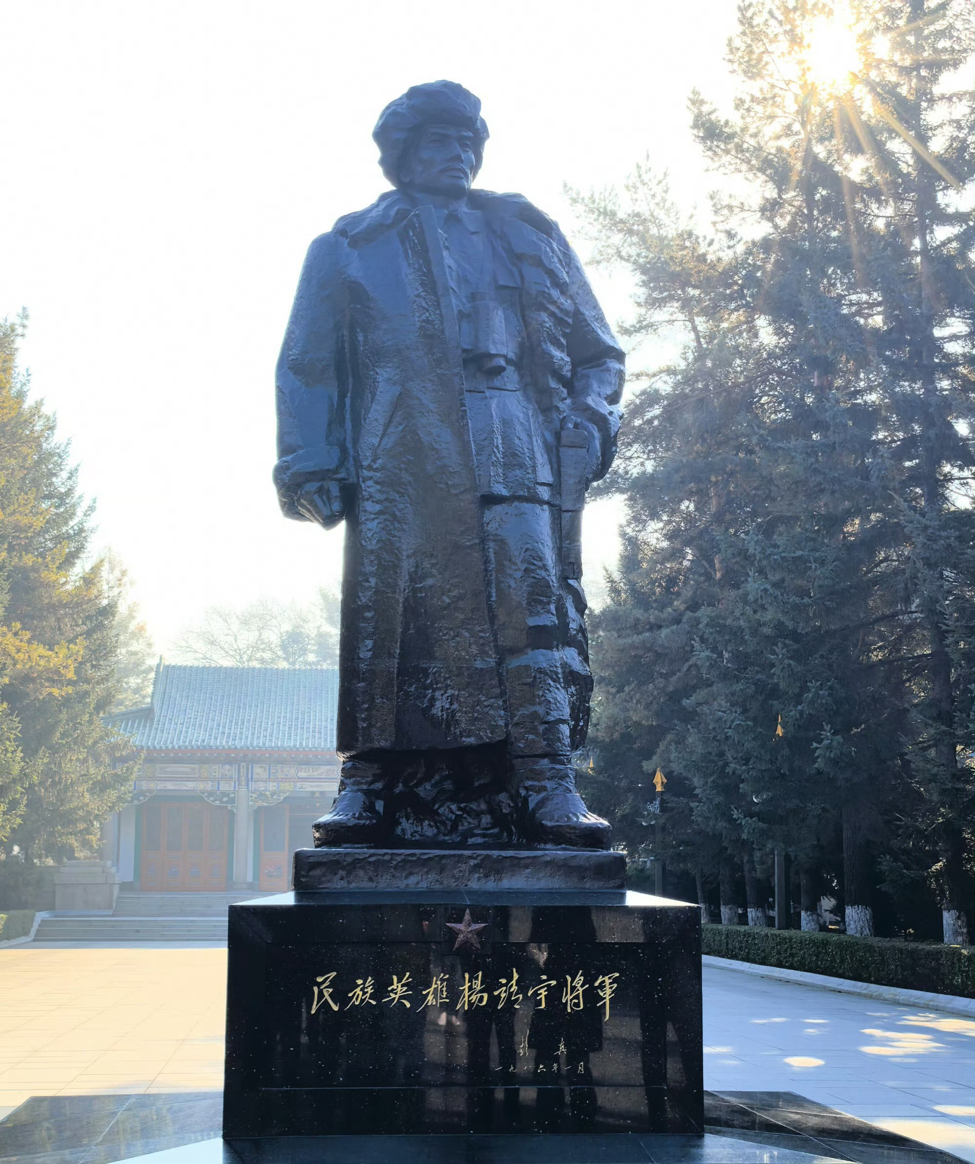 1940年2月22日，正值元宵佳节，却也是一位抗日英雄的牺牲前夜：他被日伪军围困