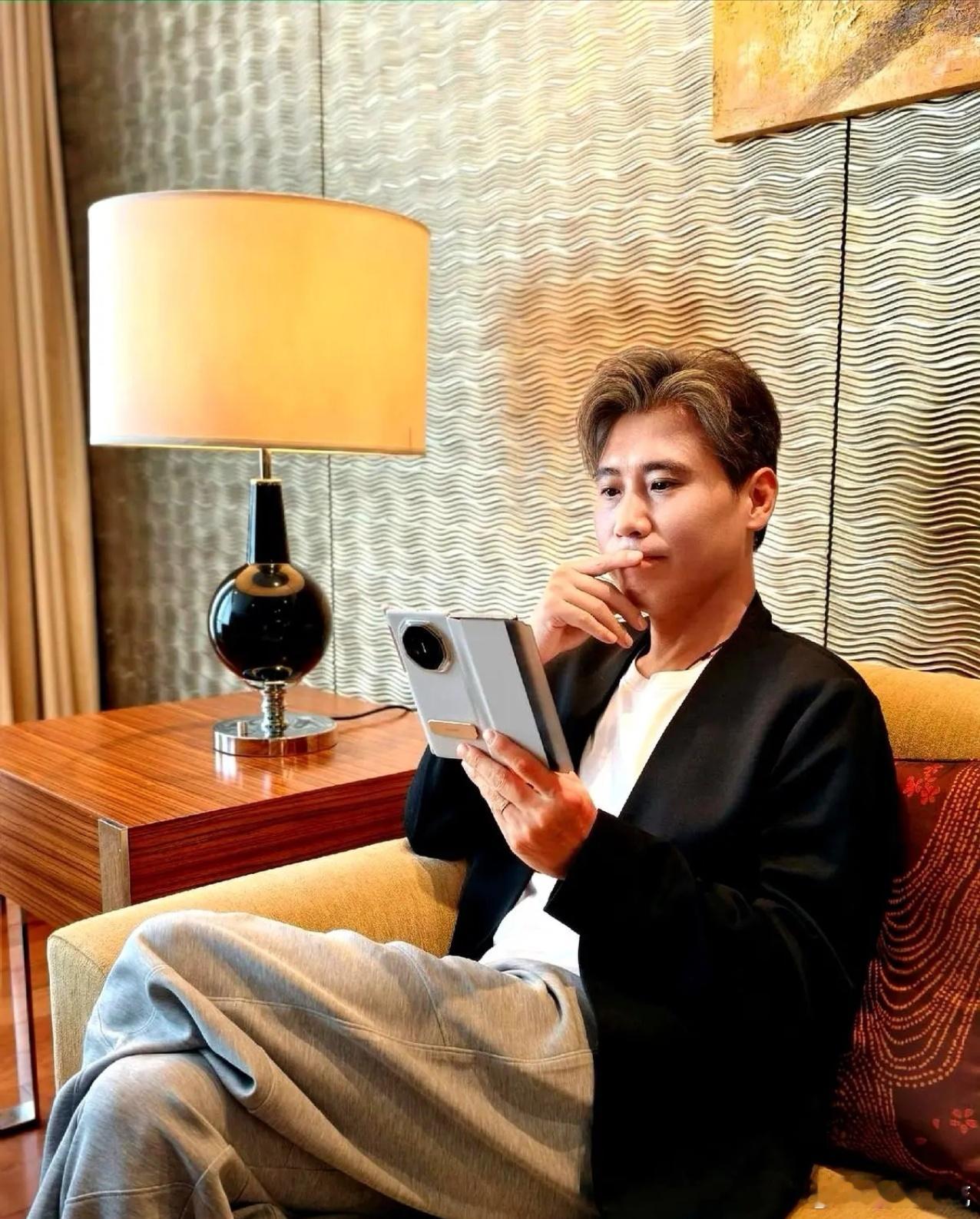 李乃文把综艺当广告，拍戏才是老本行5亿网友喊他回电视圈，他直播一句“明年三剧连播