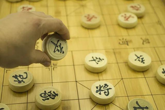 如何识别棋手和棋子？棋如人生，人生如棋。

顶配领导：既能识人又能谋事，角色定位