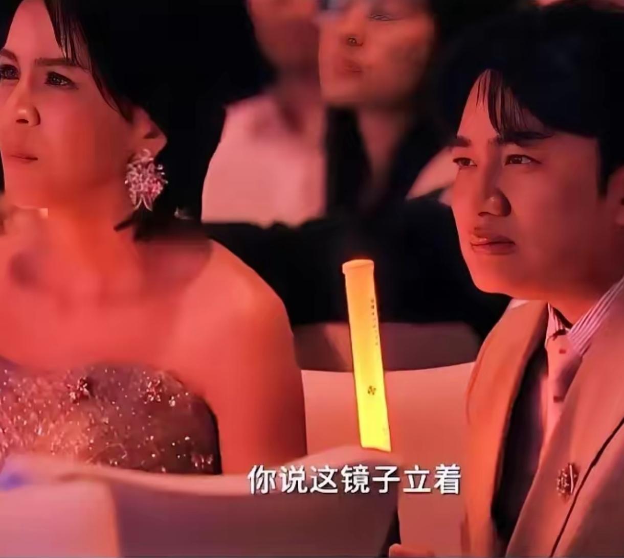 感觉王祖蓝已经懵逼了，唱歌这大爷就是传说中的摇滚教父？这怎么唱的水准和孟子义差不