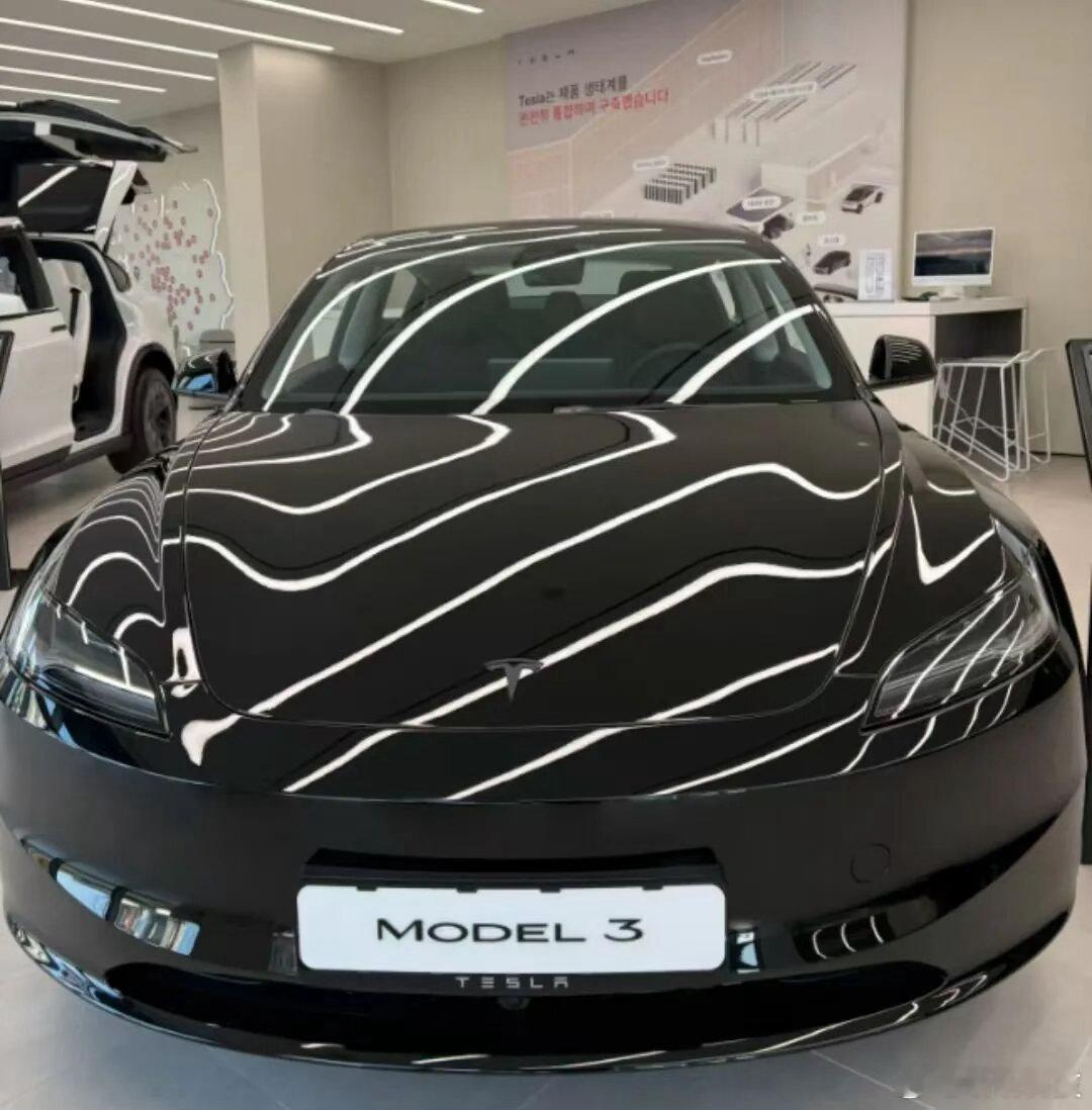 特斯拉推出平价版Model3特斯拉推出平价版Model 3，能看得出来，现在电动