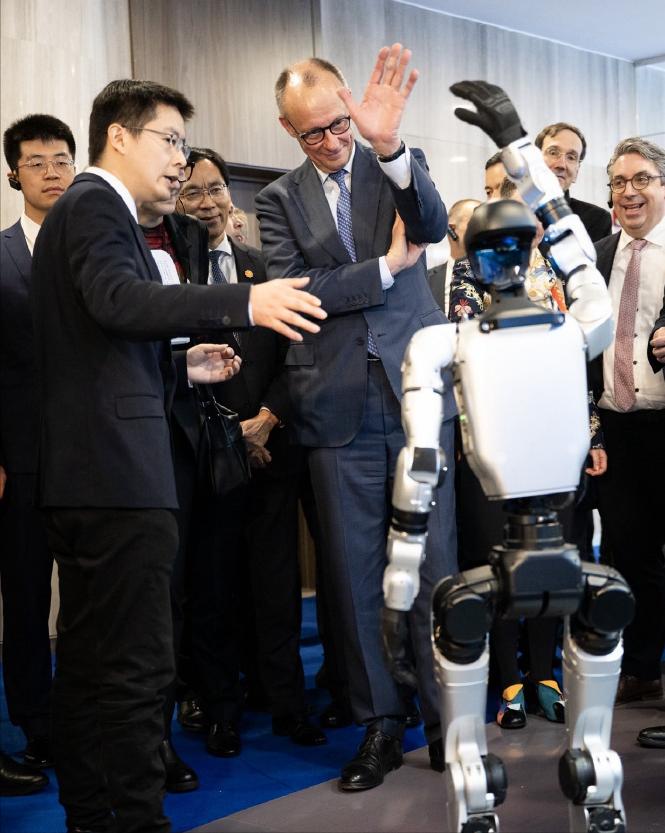 十年前，我们的企业家还喜欢扎堆去德国，搞工业4.0之旅，行程包括奔驰、大众、西门