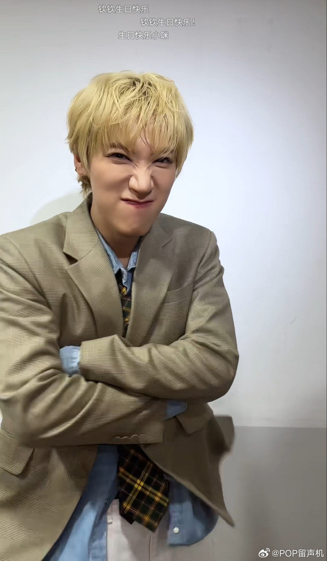 能不能🈲老男人卖萌，好吓人…… 