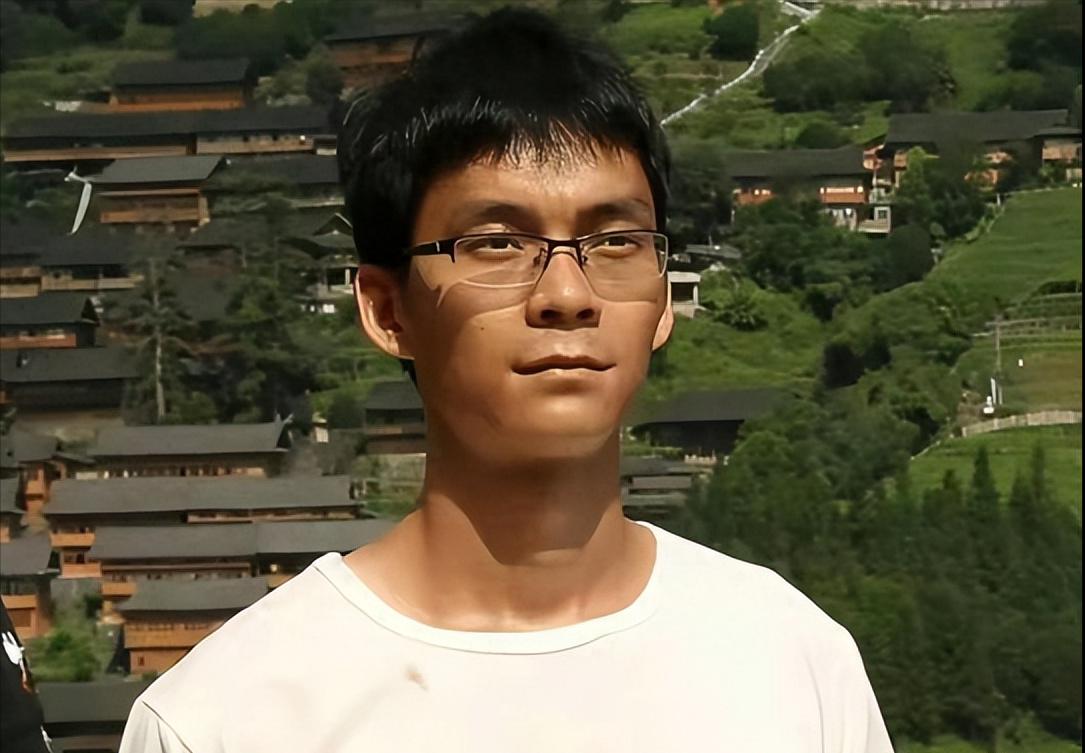 10年后的道歉！唐尚珺复读十几年的故事为让人动容其实他最接近成功的一次是2016