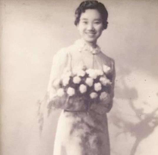1941年，日军为了套取情报，对革命战士朱凡施用酷刑，最后，将她的双腿分别用绳索