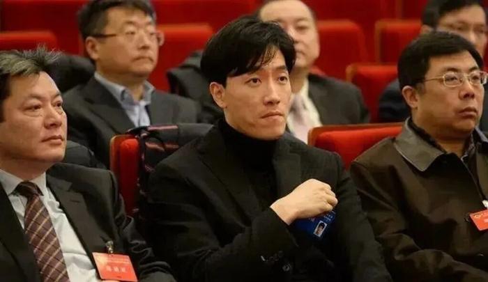 刘翔公开喊话上海体育局，一些人说刘翔矫情，锋话不这么认为，而可能是一些人专门为了