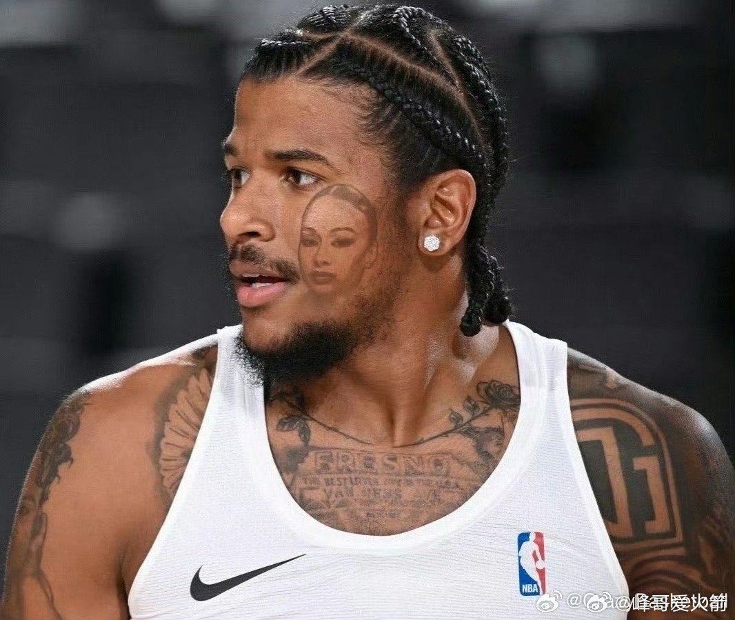 题为：《NBA第一恋爱脑》展现格林把女友纹脸上的图是P的，是谣言，右图是原图。任