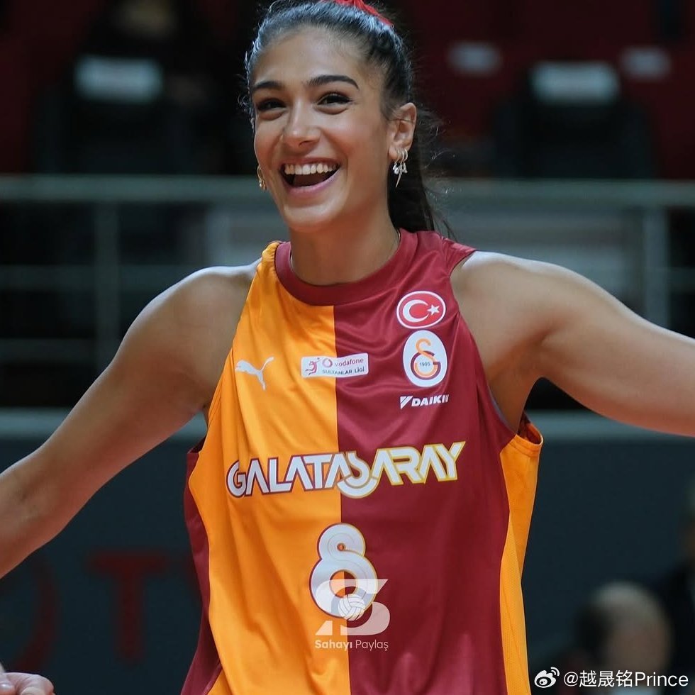 🟡🔴 加拉塔萨雷宣布，由于病毒感染，亚塞明·居维利将无法参加欧联杯半决赛首回