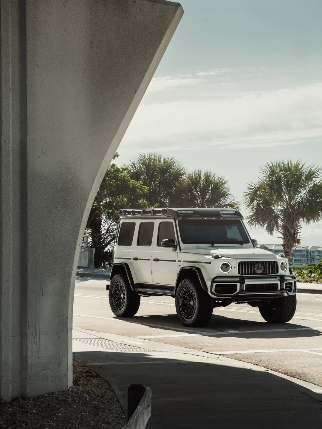 Mercedes-AMG G63 4x4 on 24" Vossen LCX-0