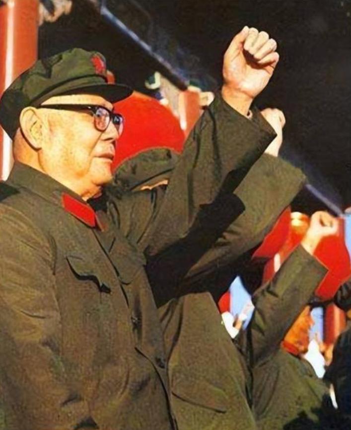 1970年孔从洲去湘潭出差，在招待所偶然看到被分配的叶剑英独自一人在角落默默吃饭