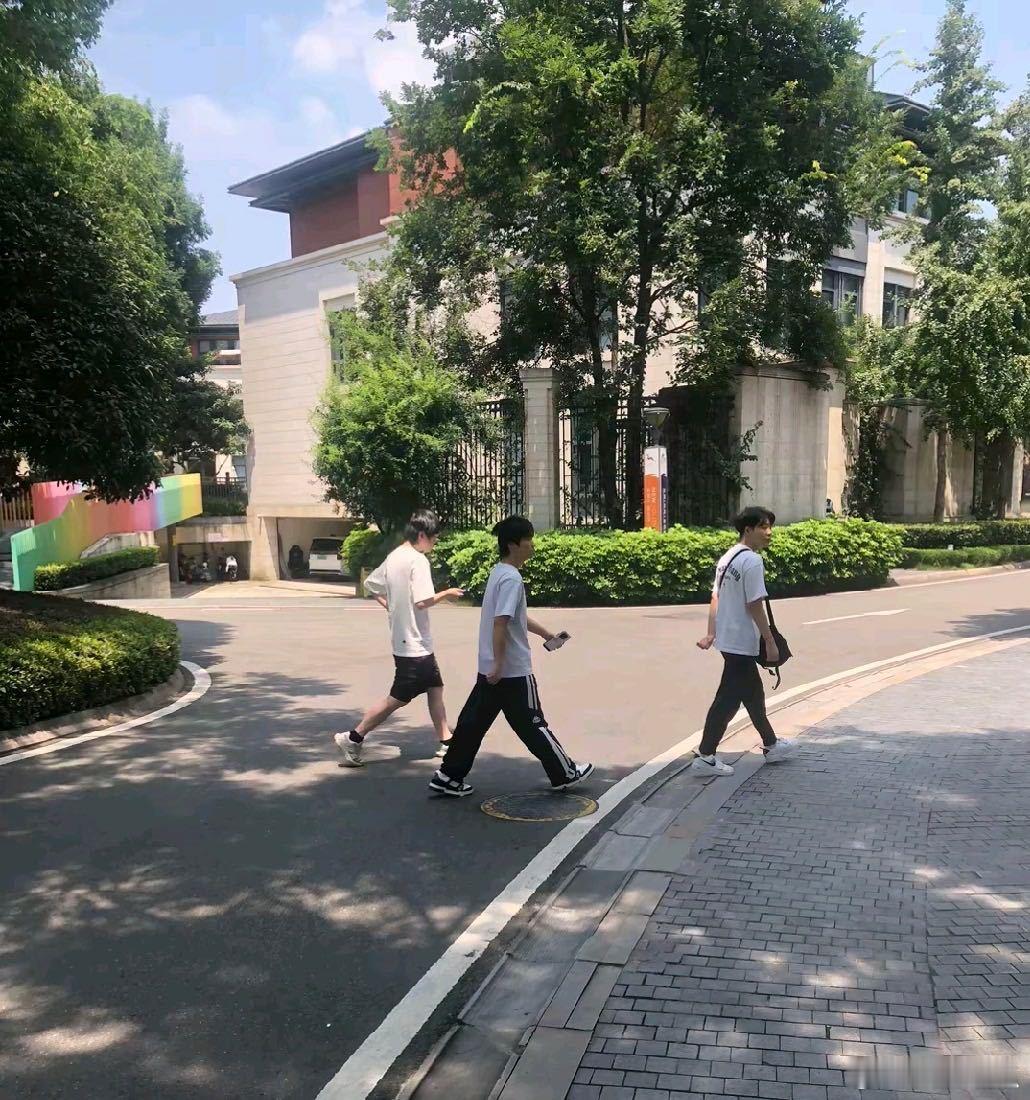瓜友速报 坦然在AG基地被偶遇 ​​​