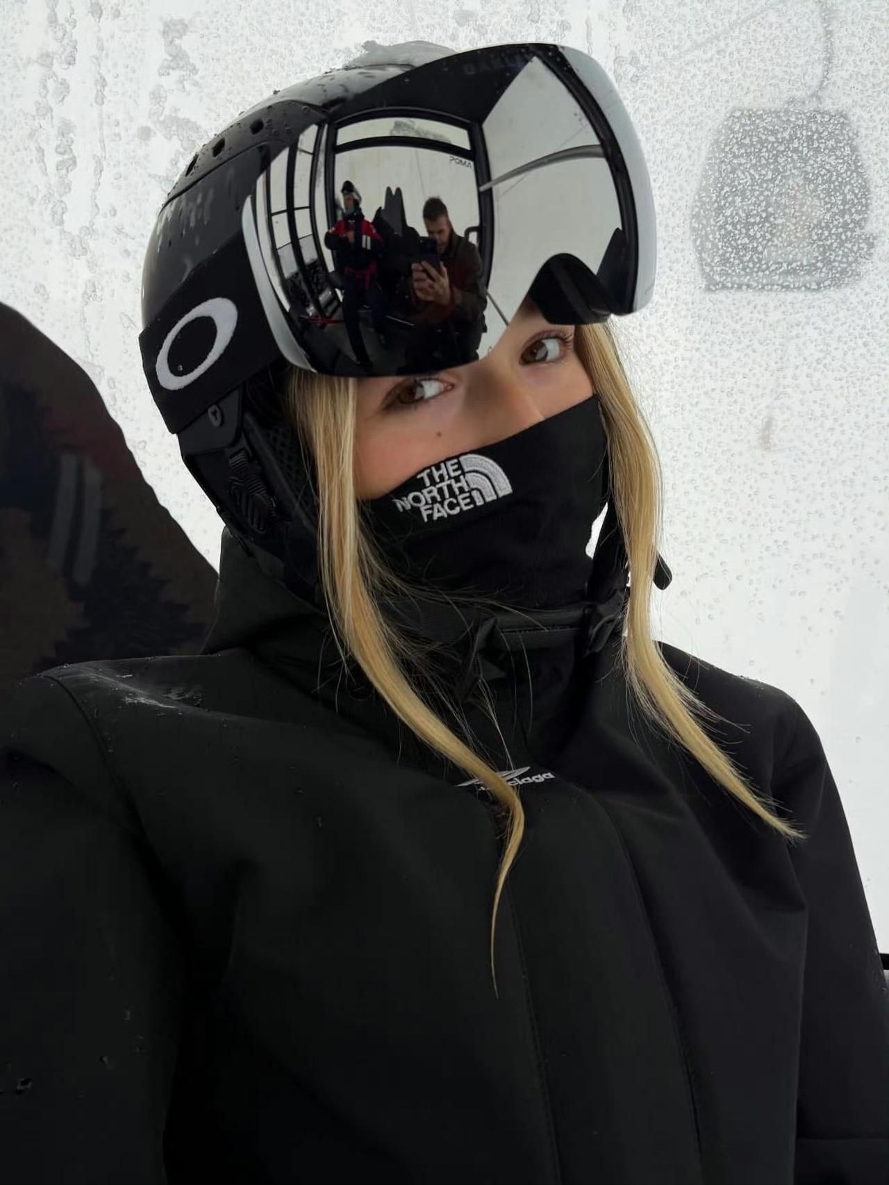 贝克汉姆带着女儿小七去滑雪，15岁七公主一头金发，非常漂亮可爱

虽然暂时存在与