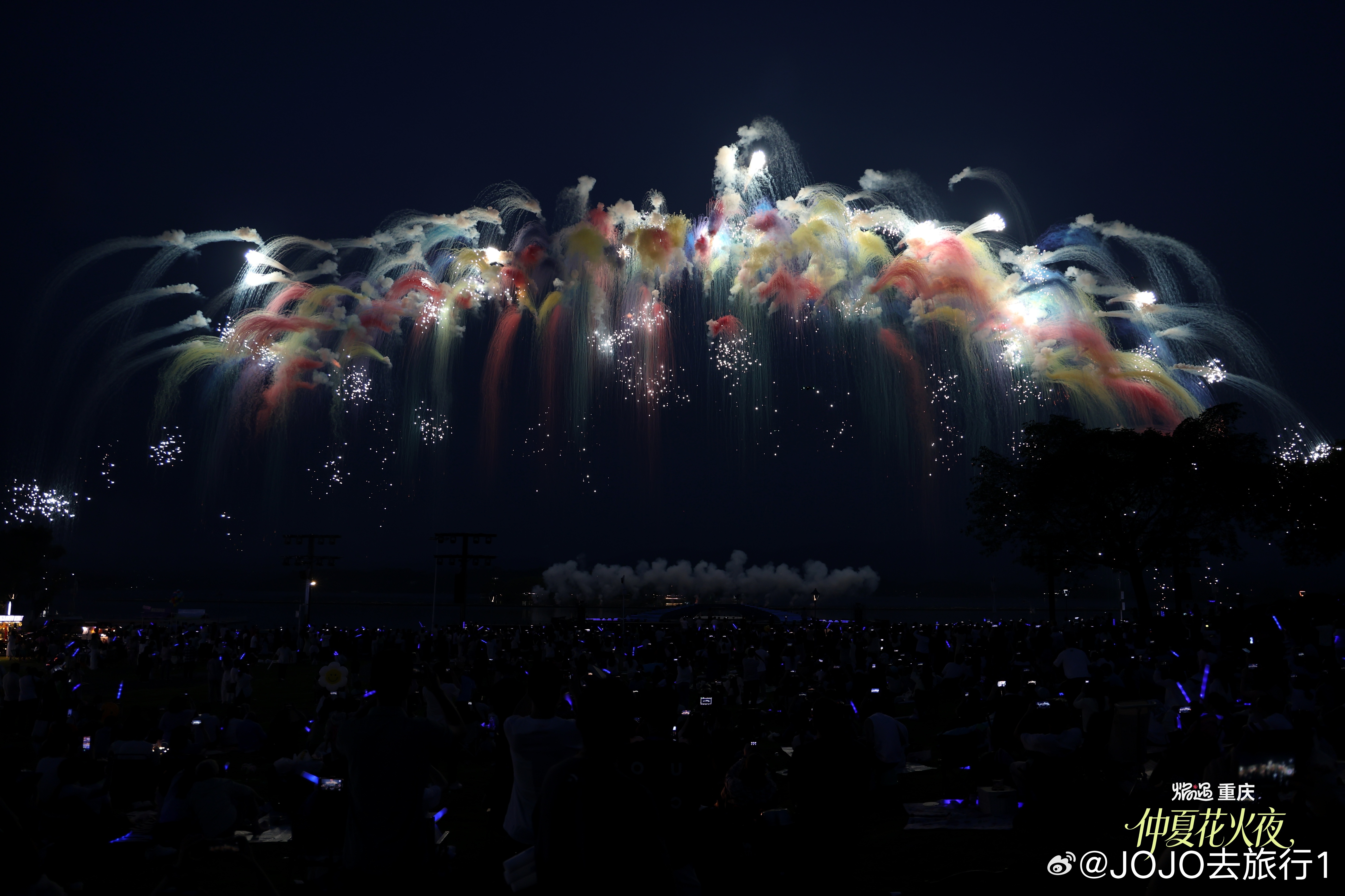 【每周来重庆长寿湖看烟花】6月13日起，重庆天空剧院正式启动周末常态化焰火演出，