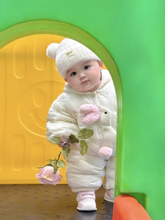 好喜欢我的胖宝宝～她真的好可爱啊！