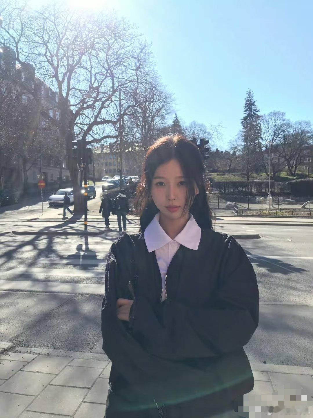 虞书欣学生妹造型还蛮好看的咧，优雅知性的学姐风，没有鬼迷日眼的气质 