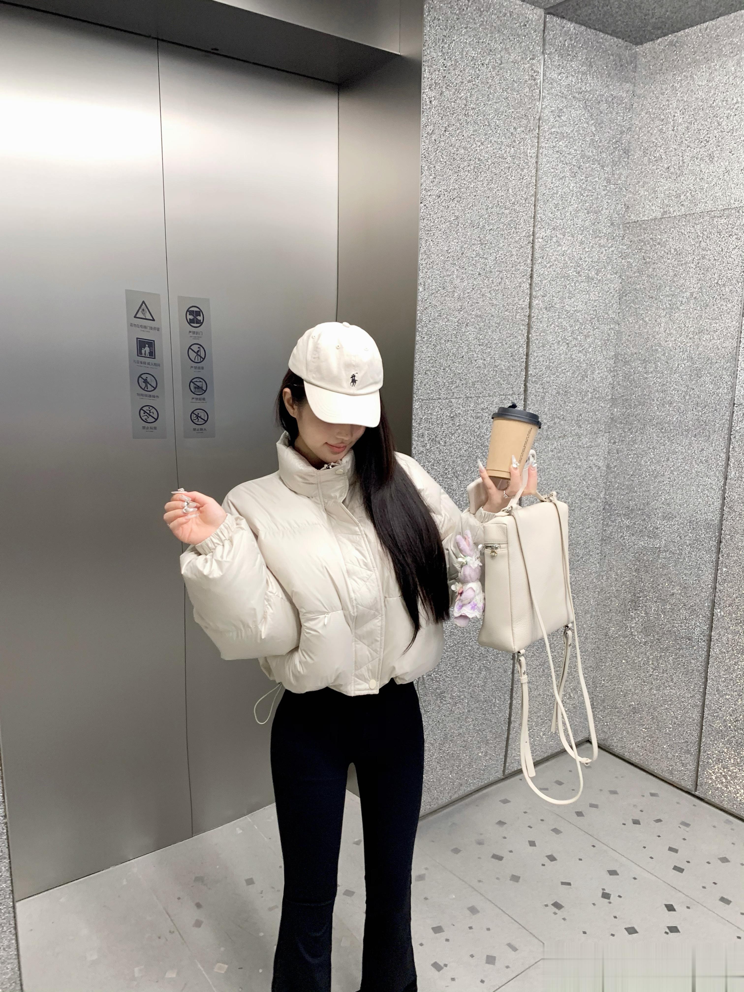 一秒入冬🌀 ​​​