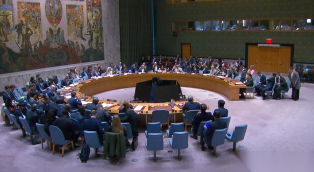 3月11日这场安理会，真是一出荒诞剧。谴责伊朗拿了13票，呼吁停火却直接被美国否