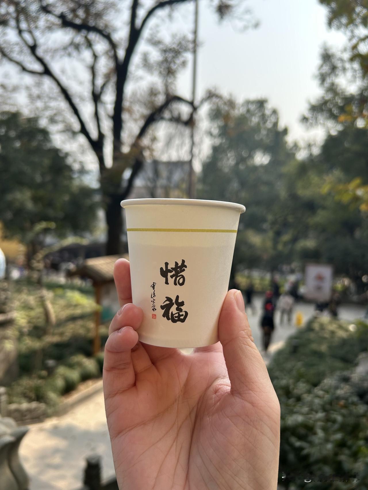 在灵隐寺预约开放的第一天，
很幸运的预约到了今天，
作为一个本地人，
有以下几点