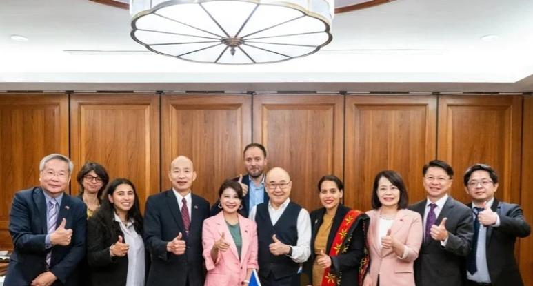 6月9日，继三名韩国议员窜访台湾后，又有三名法国国民议会议员尤素夫、加西尤、曼苏