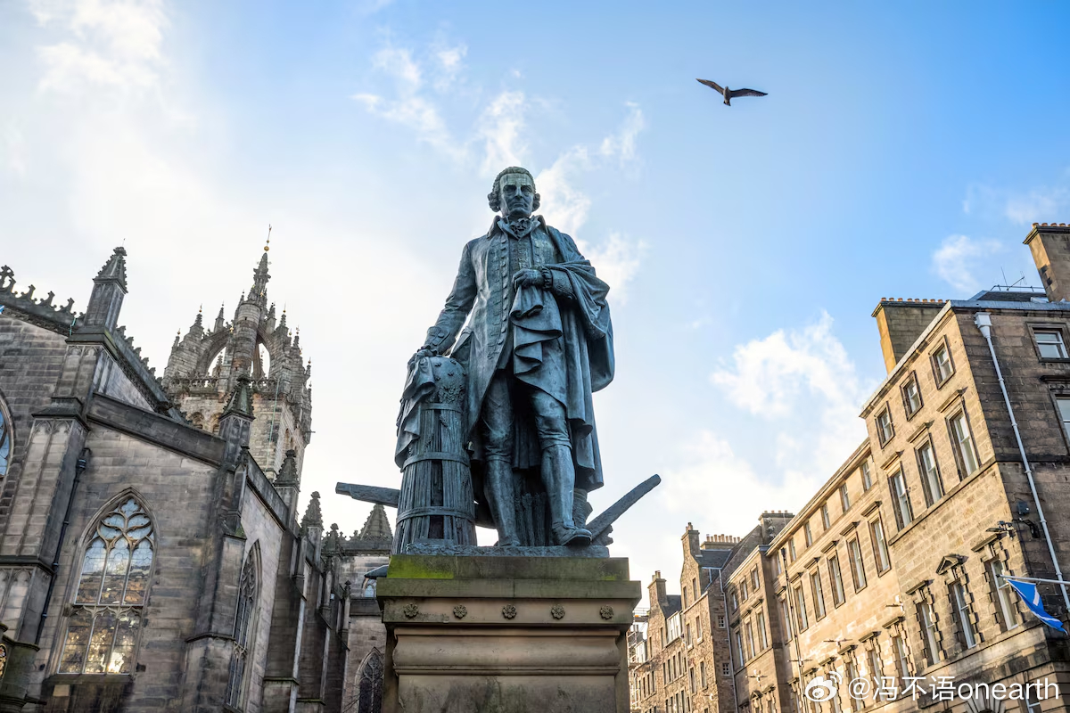 亚当斯密，这个英国工业革命崛起和经济学公认的鼻祖。《国富论》和分工奠定了古典经济