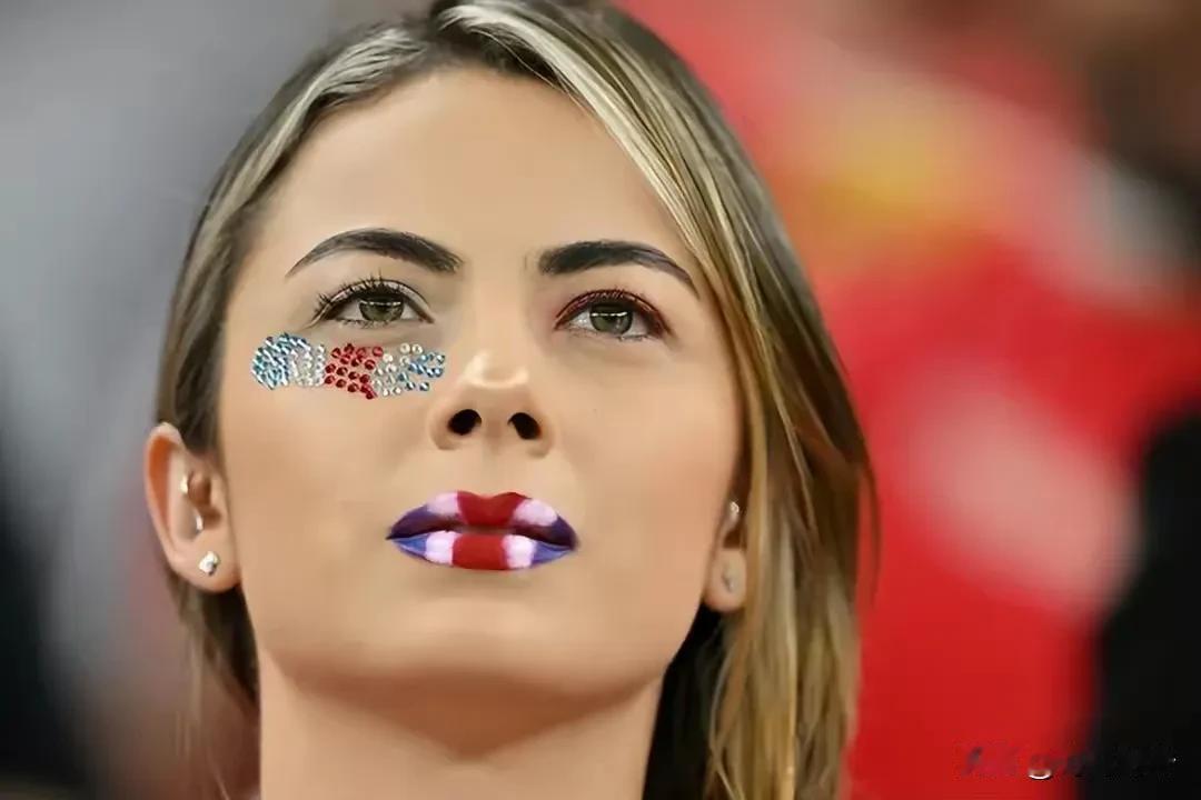 足球场上美女如云，大家一起来晒一晒你见过最漂亮的女球迷是哪个国家的？
#天南地北