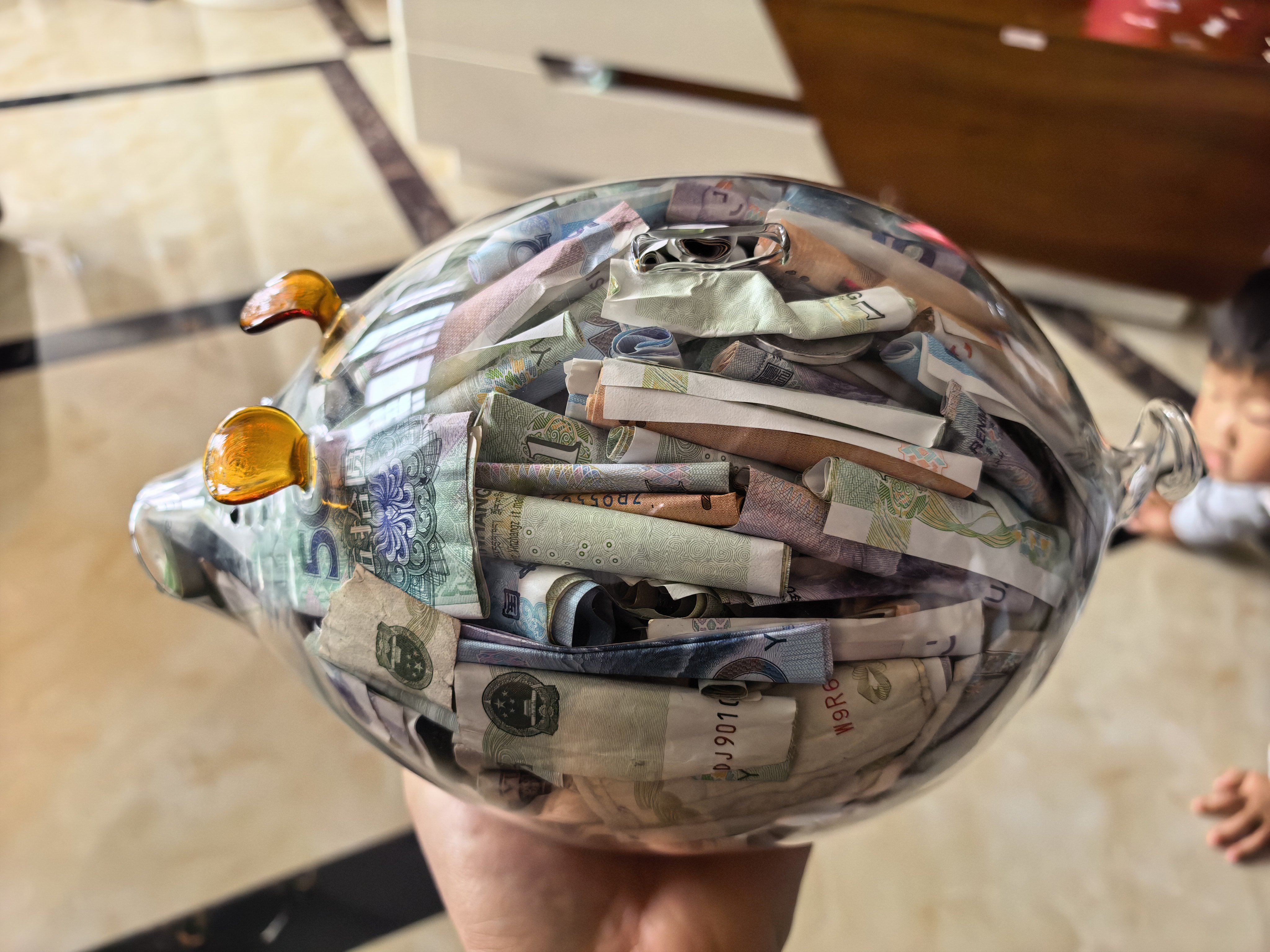 卖纸箱子七八年时间存的钱，你们觉得有多少钱？