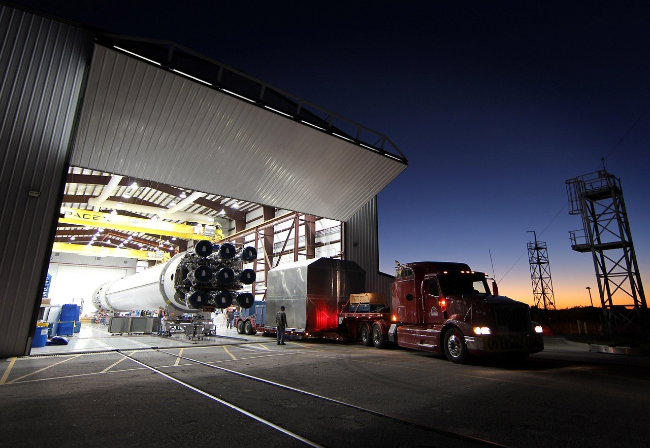 焊工胡安·埃尔南德斯2015年以时薪28美元加入SpaceX，如今持股价值约88