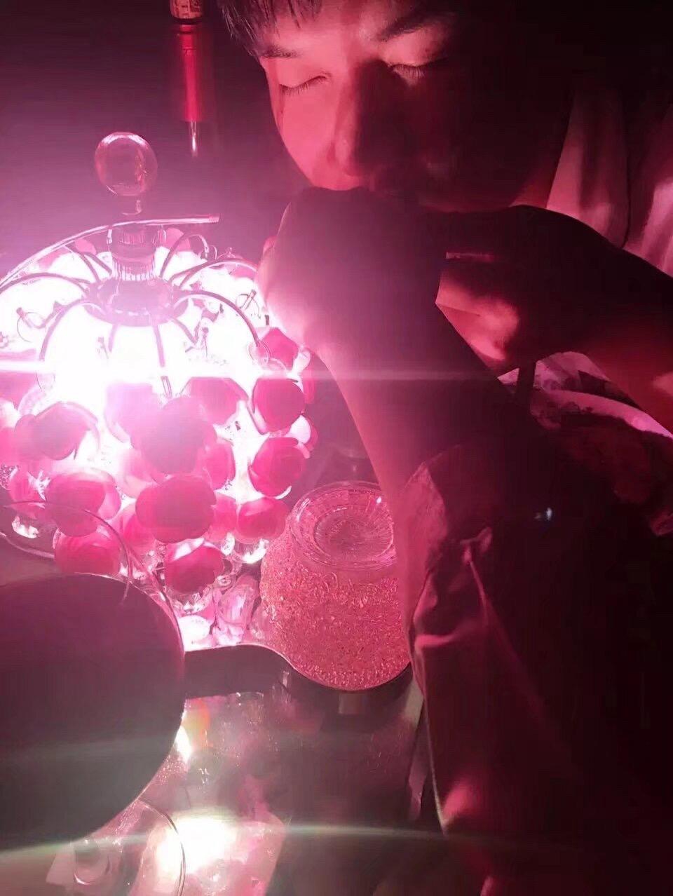 我只想你在选择我的日子里，好好爱我，别让我输，我希望余生我们一直在一起...