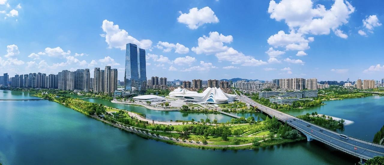 成立十载的湖南湘江新区，已成为民营经济蓬勃生长的热土。截至2025年6月底，这里