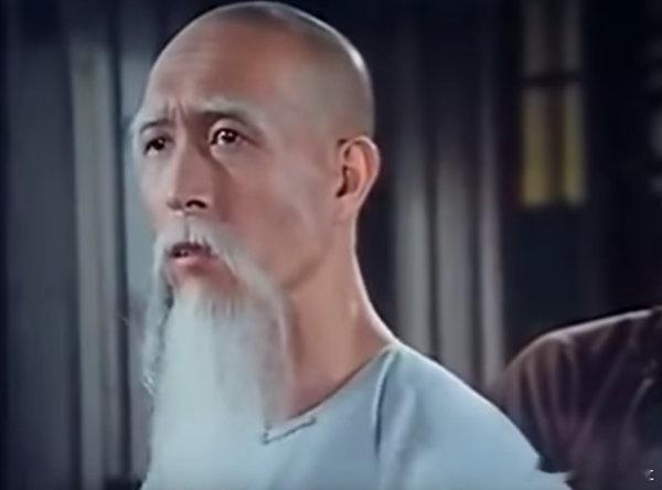 於無綫處境劇《愛·回家之開心速遞》中飾演接龍集團保安員「申叔」的甘草演員李海生，