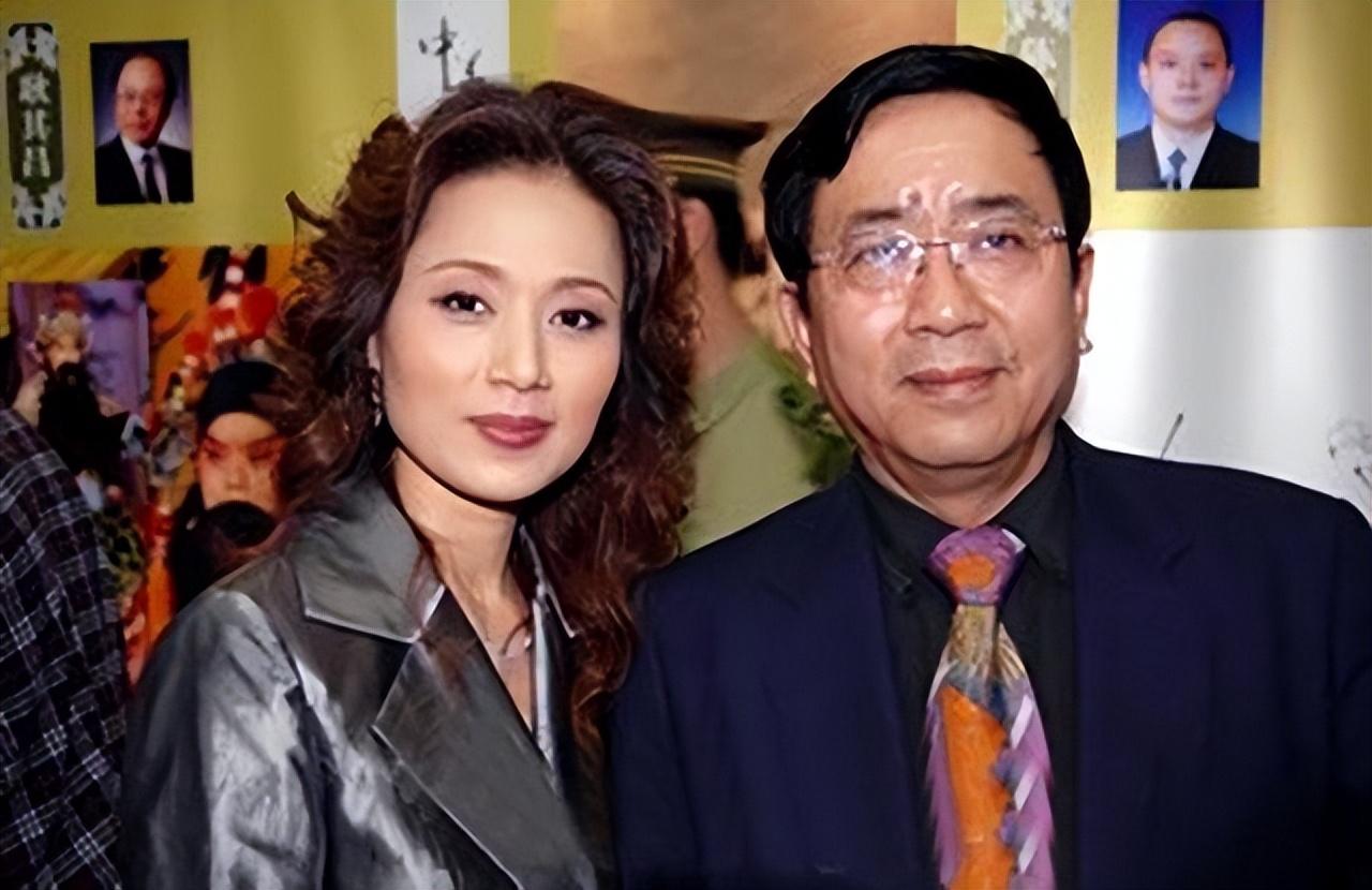 李红：揭露“流氓前夫”余秋雨，没有谁比我更了解这个伪君子！
余秋雨是一位著名的作