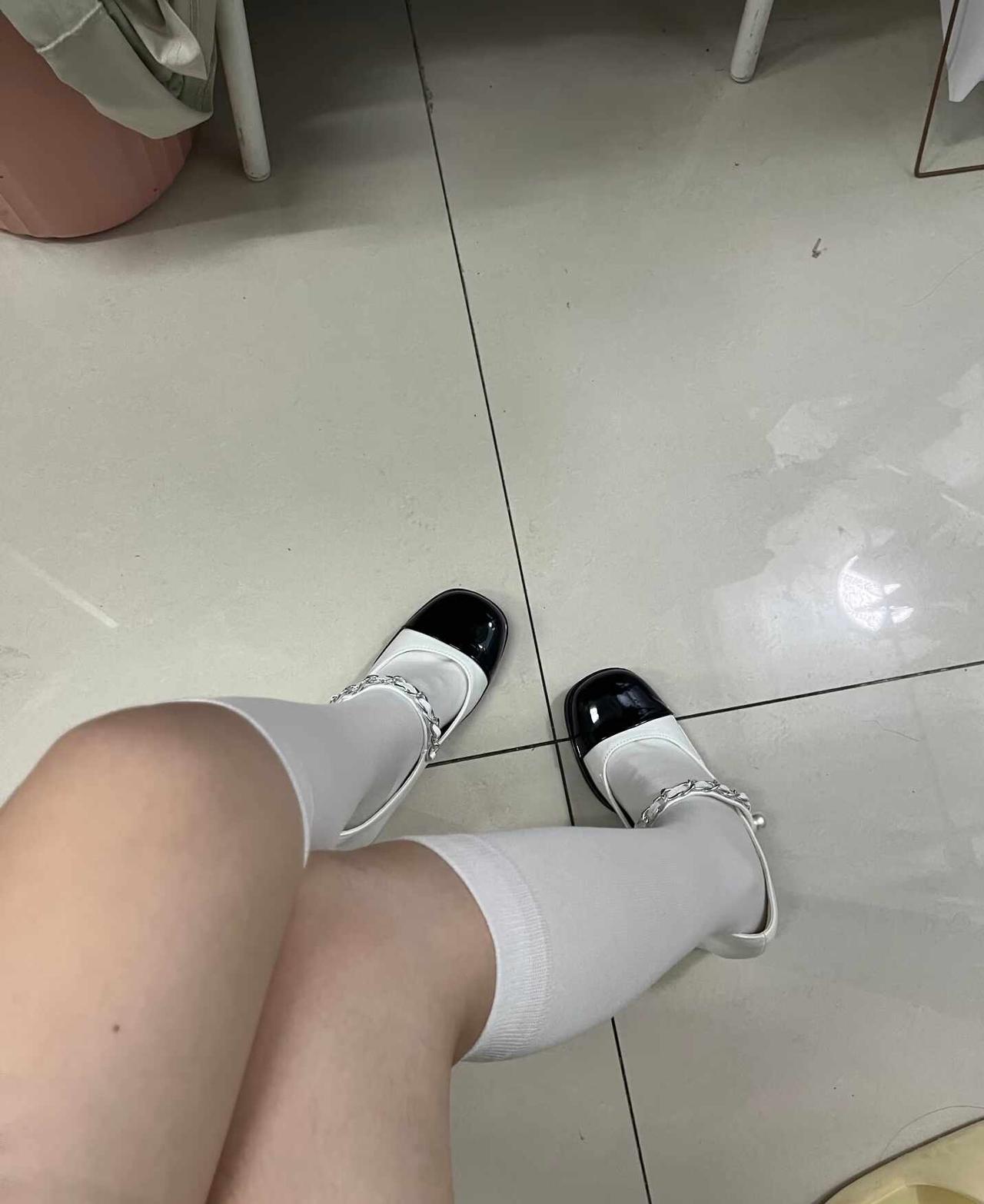 可爱鞋子
过膝袜 高跟玛丽珍鞋 法式小皮鞋 搭配小裙子的鞋 新鞋子