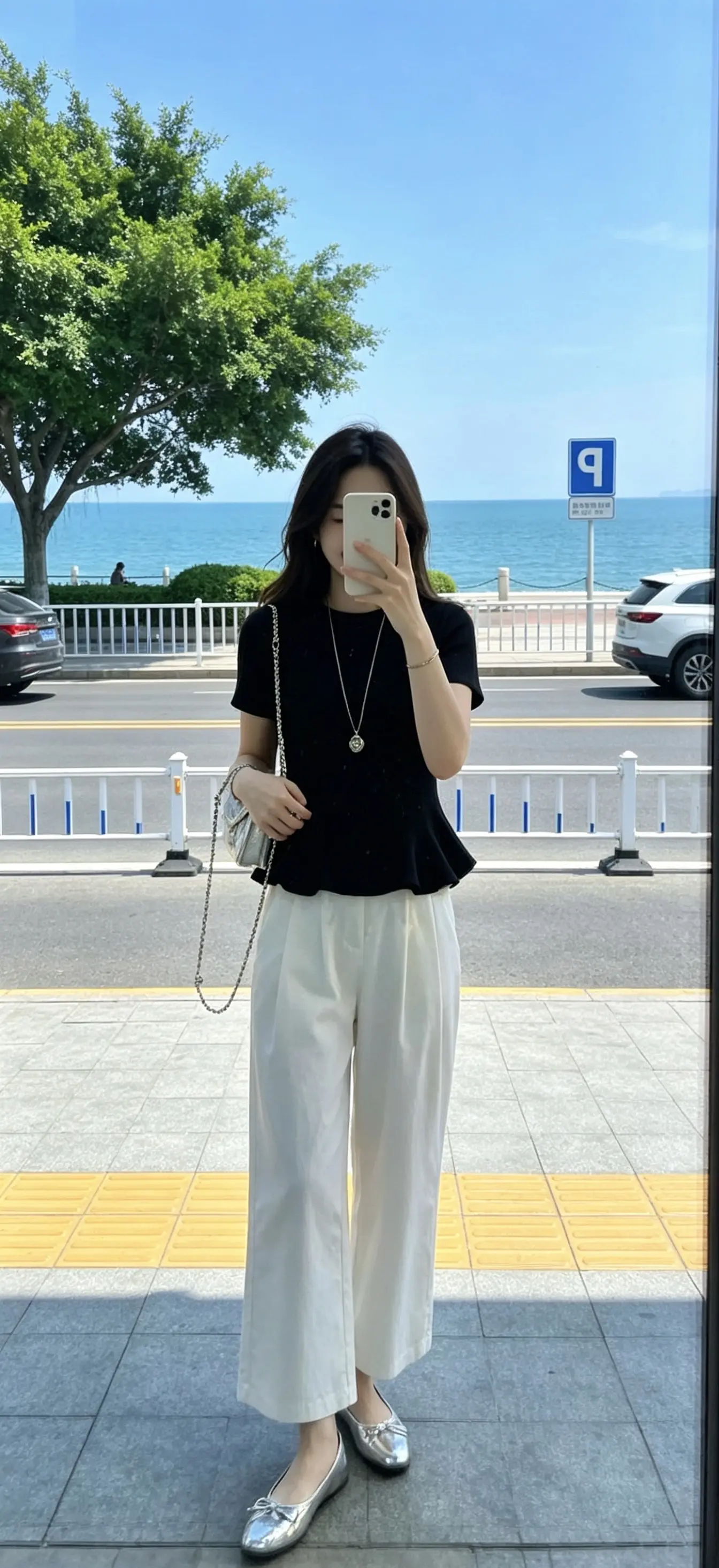 “生活从未变得轻松         只是慢慢学会了接受和顺从”